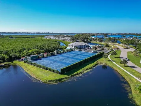 912 Sandpiper Circle Bradenton FL 34209
