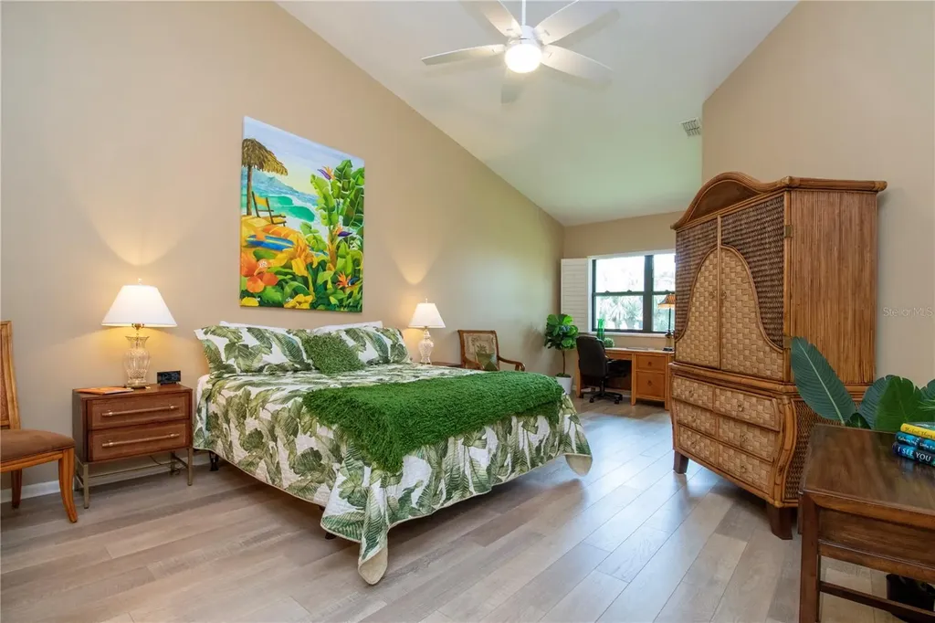 5273 Heron Way Sarasota FL 34231