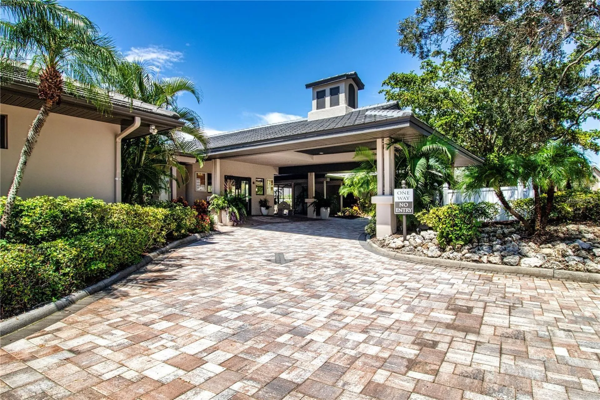 5273 Heron Way Sarasota FL 34231