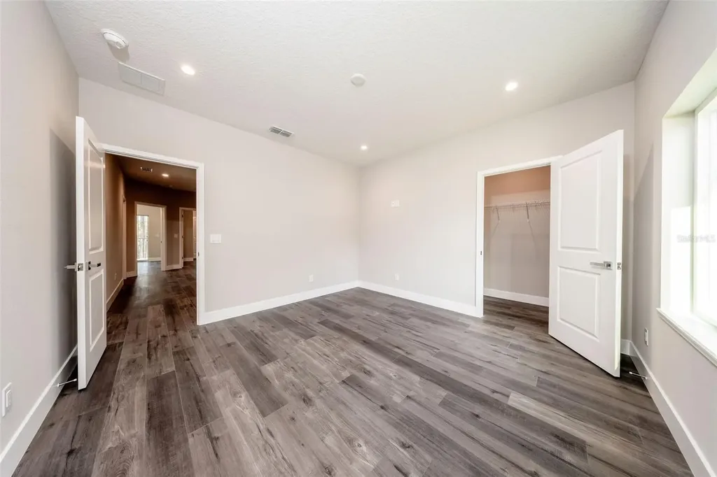310 Mitnik Drive Deltona FL 32738