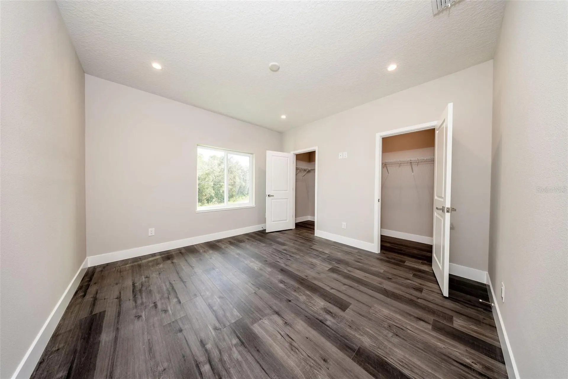 310 Mitnik Drive Deltona FL 32738