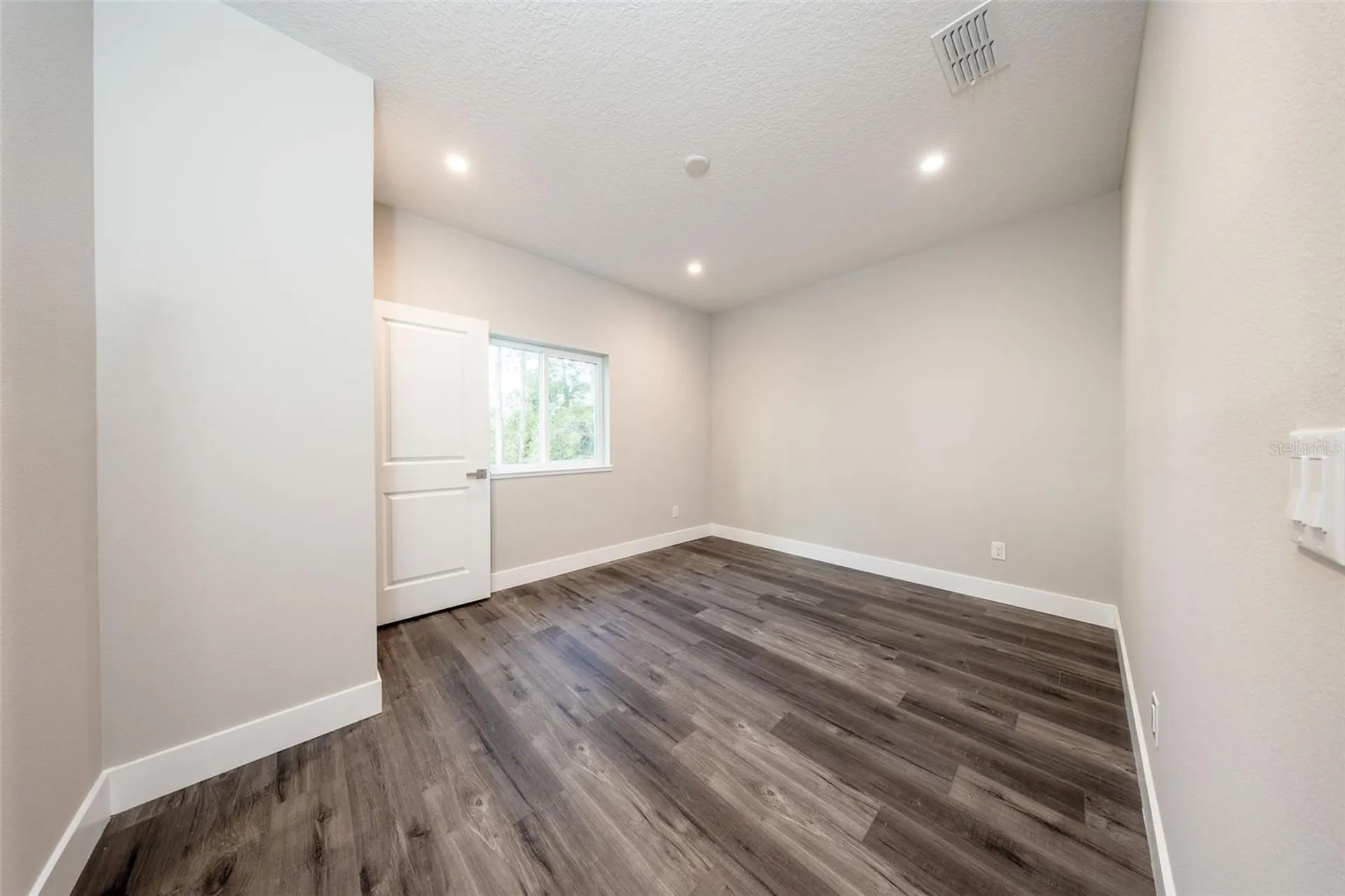 310 Mitnik Drive Deltona FL 32738