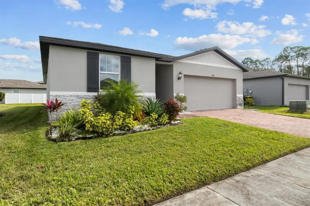 706 Alta Vista Court Davenport FL 33896
