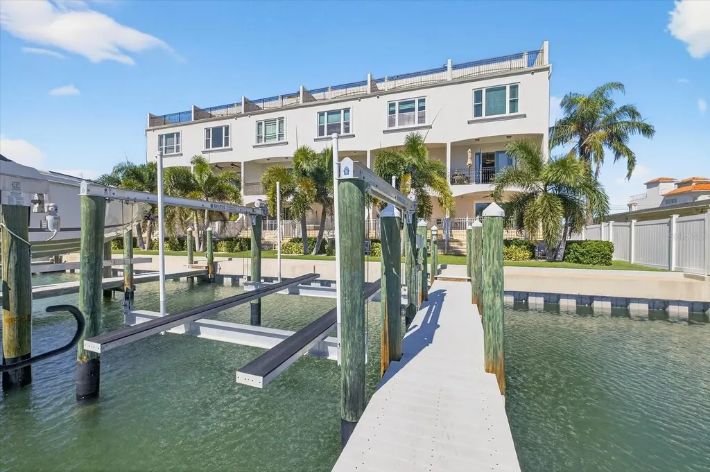 125 Brightwater Drive Clearwater Beach FL 33767
