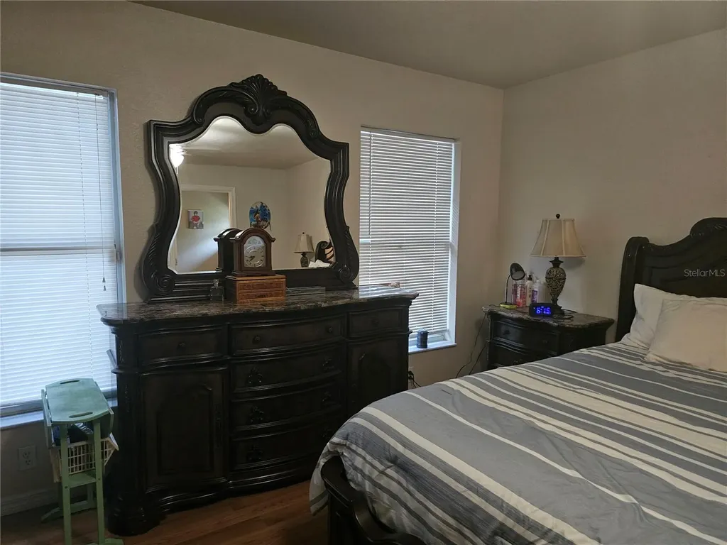 5925 SE 165th Court Ocklawaha FL 32179