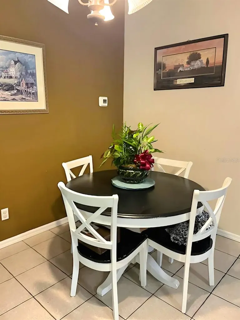 5925 SE 165th Court Ocklawaha FL 32179