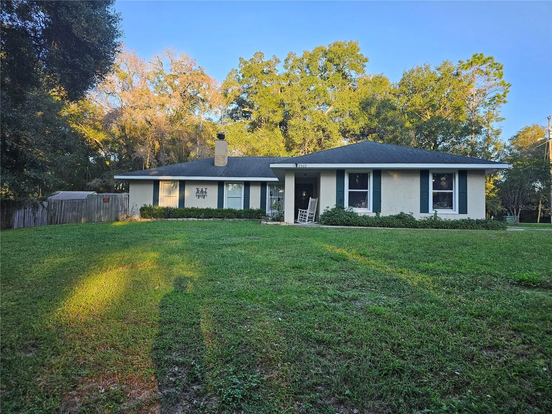 5925 SE 165th Court Ocklawaha FL 32179