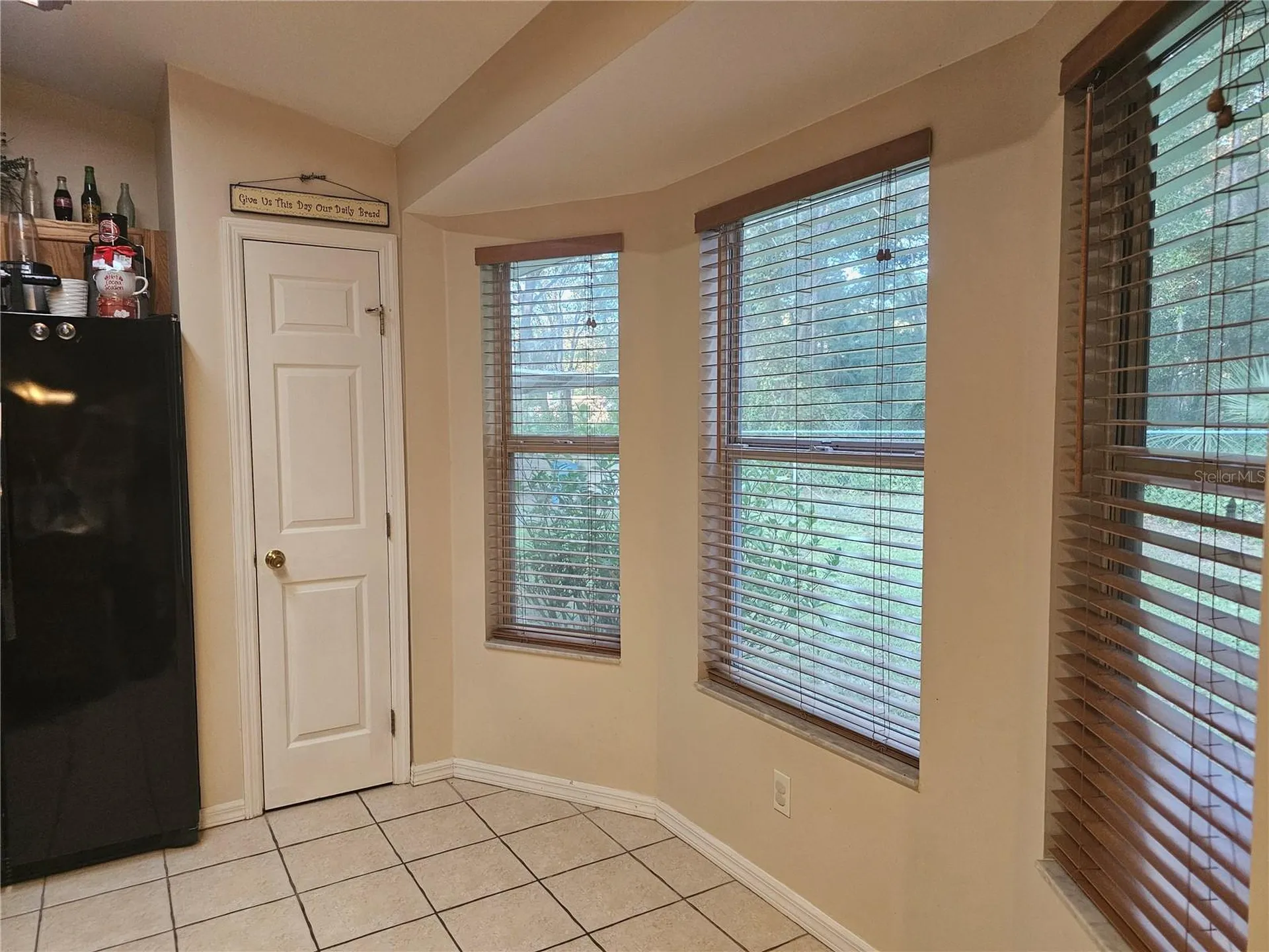 5925 SE 165th Court Ocklawaha FL 32179