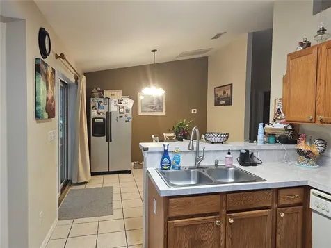 5925 SE 165th Court Ocklawaha FL 32179