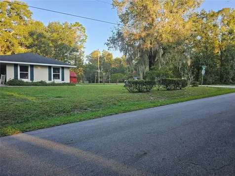 5925 SE 165th Court Ocklawaha FL 32179