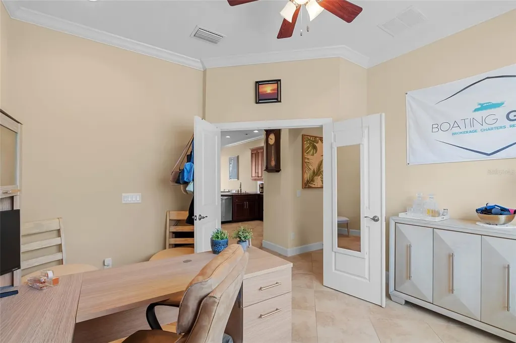 6043 Anchorage Way S St Petersburg FL 33712