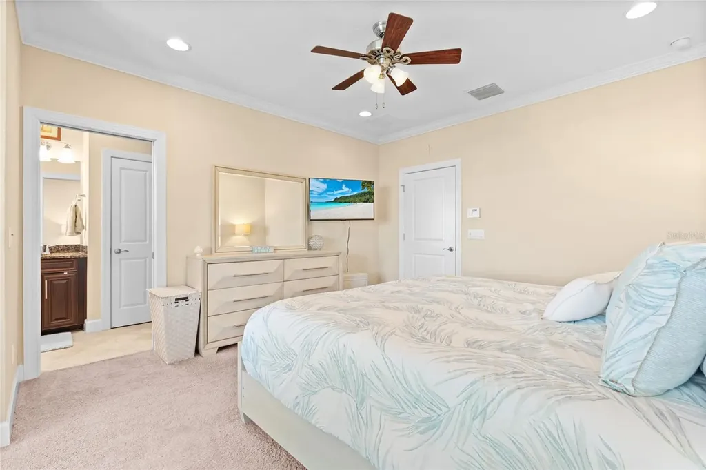 6043 Anchorage Way S St Petersburg FL 33712