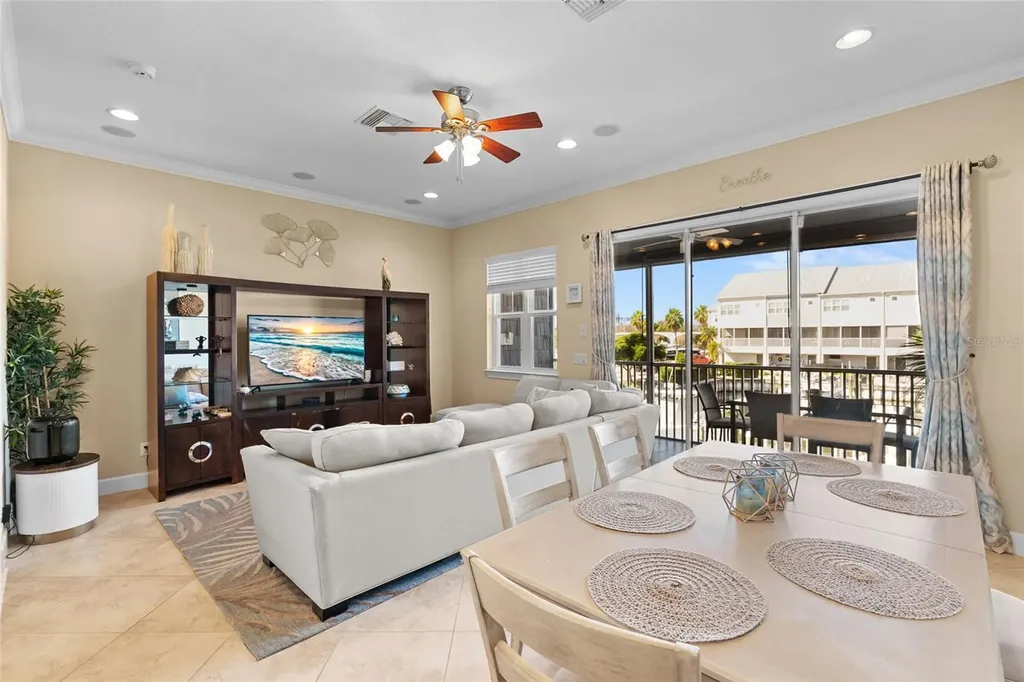 6043 Anchorage Way S St Petersburg FL 33712