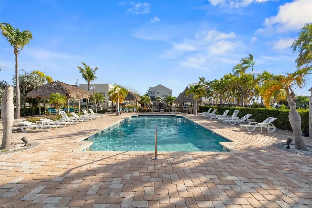 6043 Anchorage Way S St Petersburg FL 33712