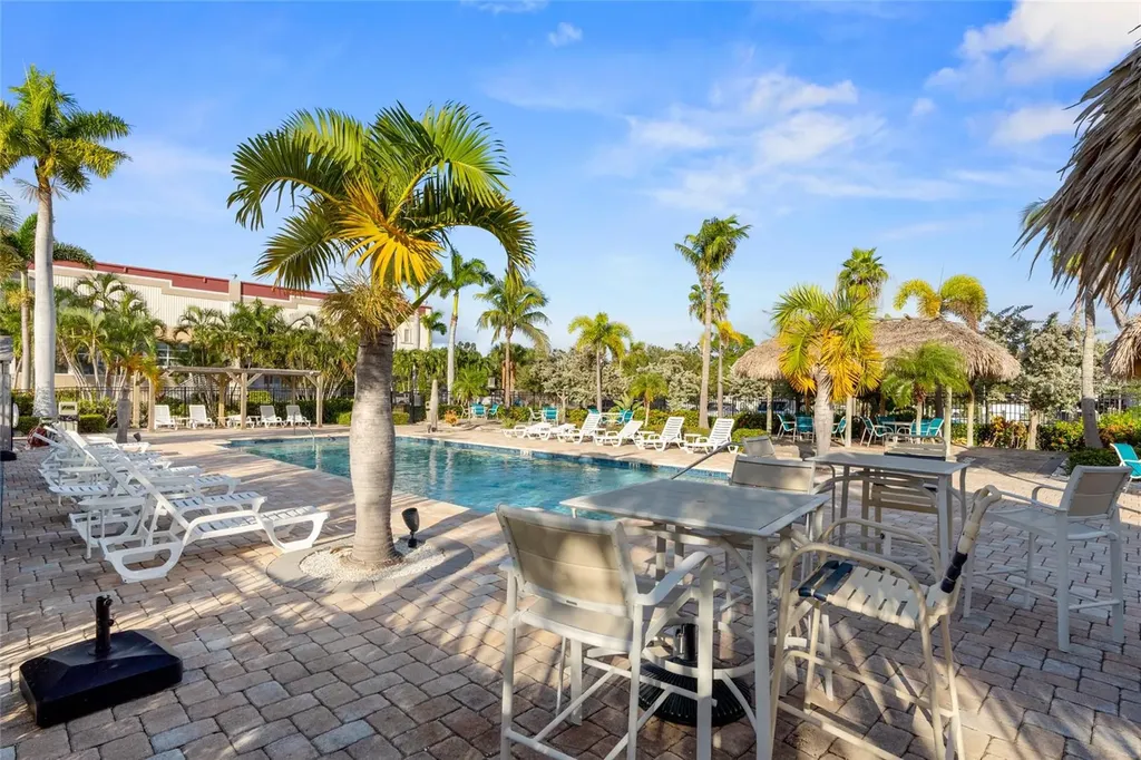 6043 Anchorage Way S St Petersburg FL 33712