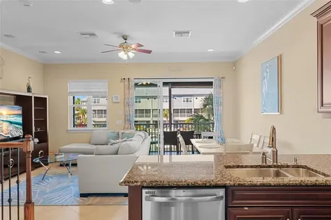 6043 Anchorage Way S St Petersburg FL 33712