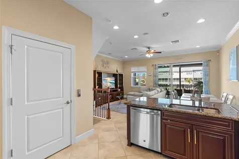 6043 Anchorage Way S St Petersburg FL 33712