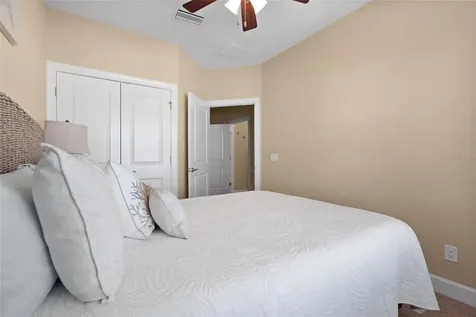 6043 Anchorage Way S St Petersburg FL 33712