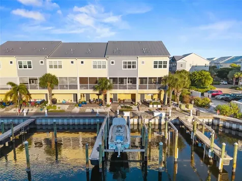 6043 Anchorage Way S St Petersburg FL 33712