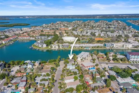 11921 Lagoon Lane Treasure Island FL 33706