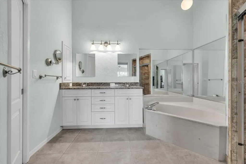 12221 SW Kingsway Circle Lake Suzy FL 34269