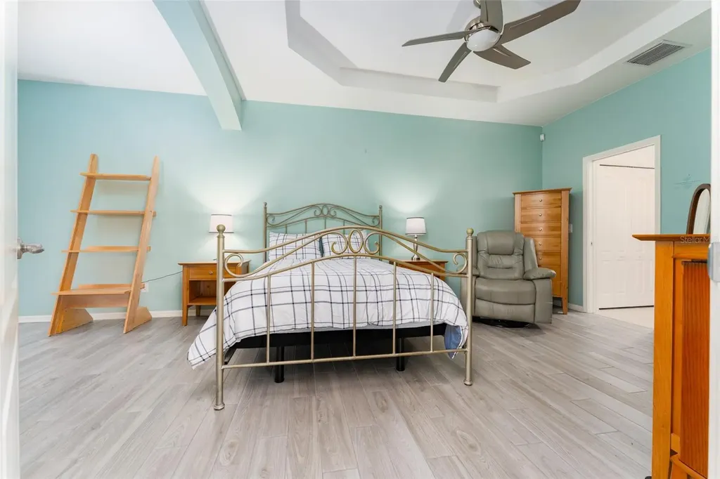 15731 Phoebepark Avenue Lithia FL 33547