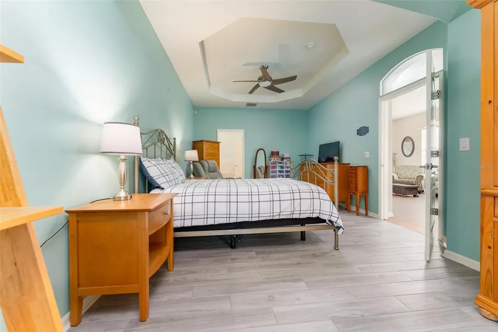 15731 Phoebepark Avenue Lithia FL 33547