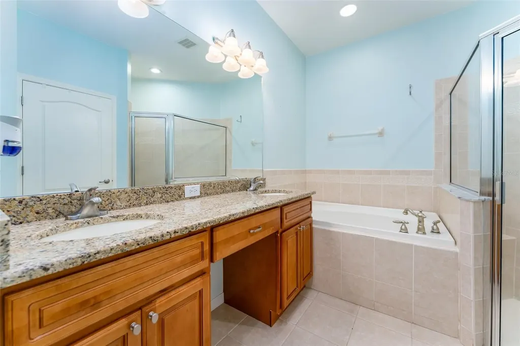 15731 Phoebepark Avenue Lithia FL 33547