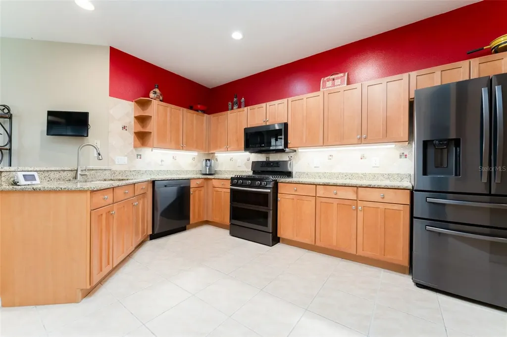 15731 Phoebepark Avenue Lithia FL 33547