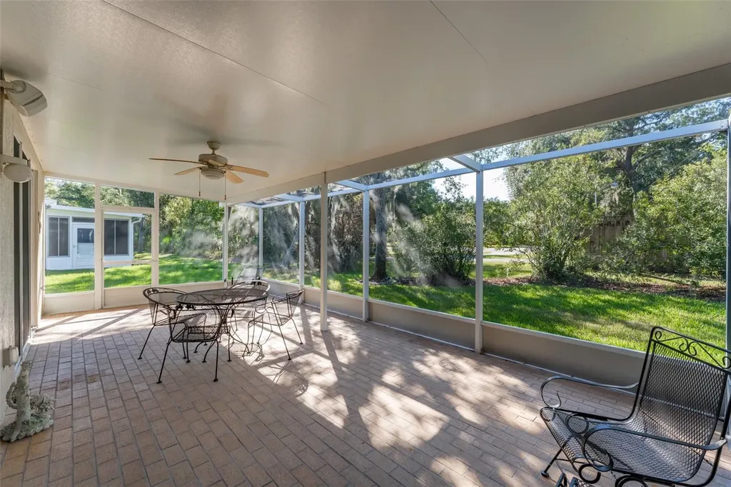 15731 Phoebepark Avenue Lithia FL 33547
