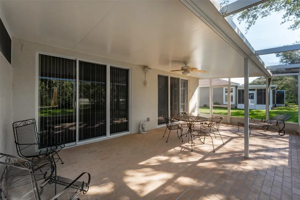 15731 Phoebepark Avenue Lithia FL 33547