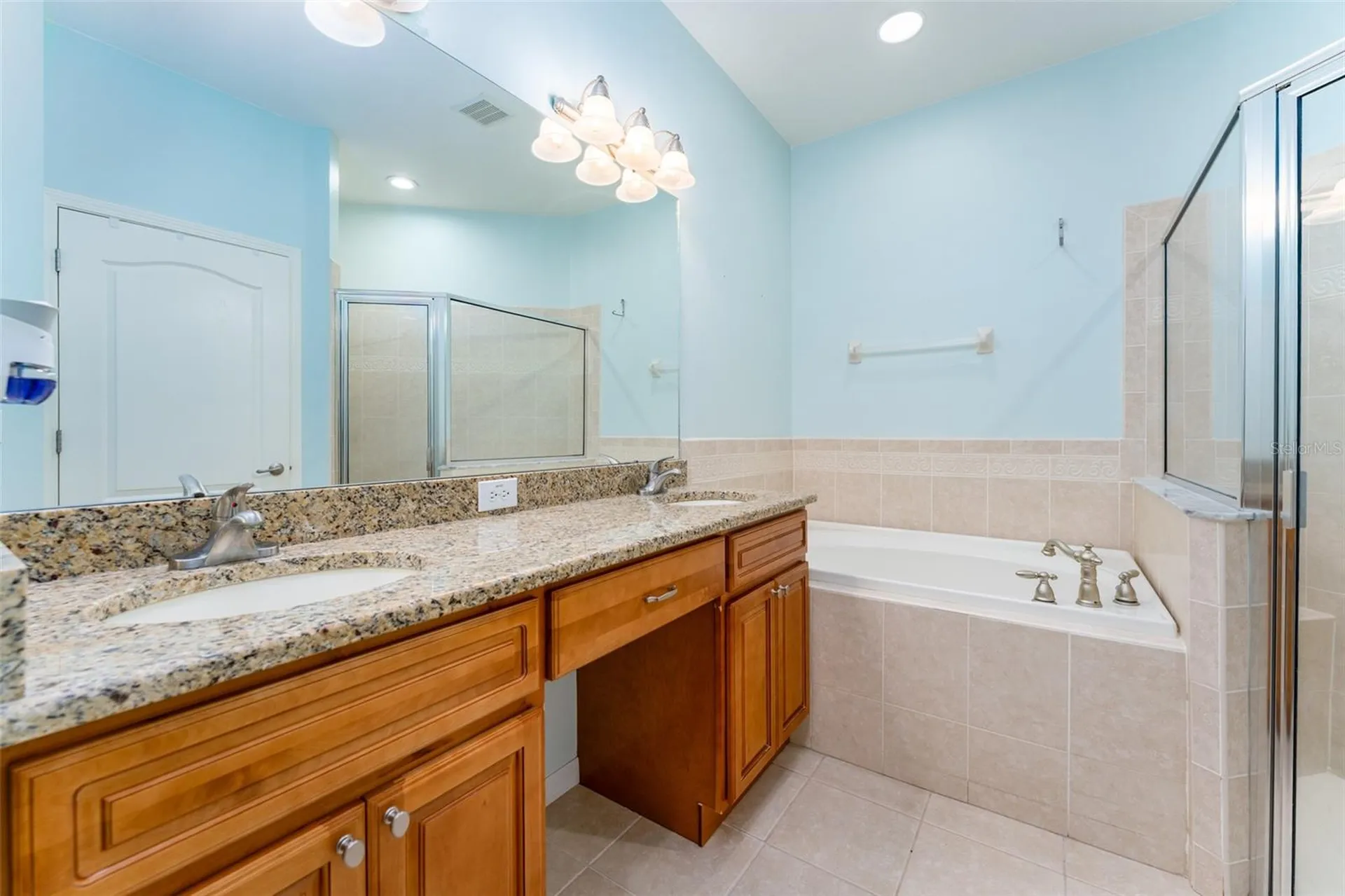 15731 Phoebepark Avenue Lithia FL 33547