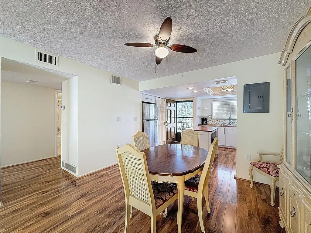 90 S Highland Avenue Tarpon Springs FL 34689
