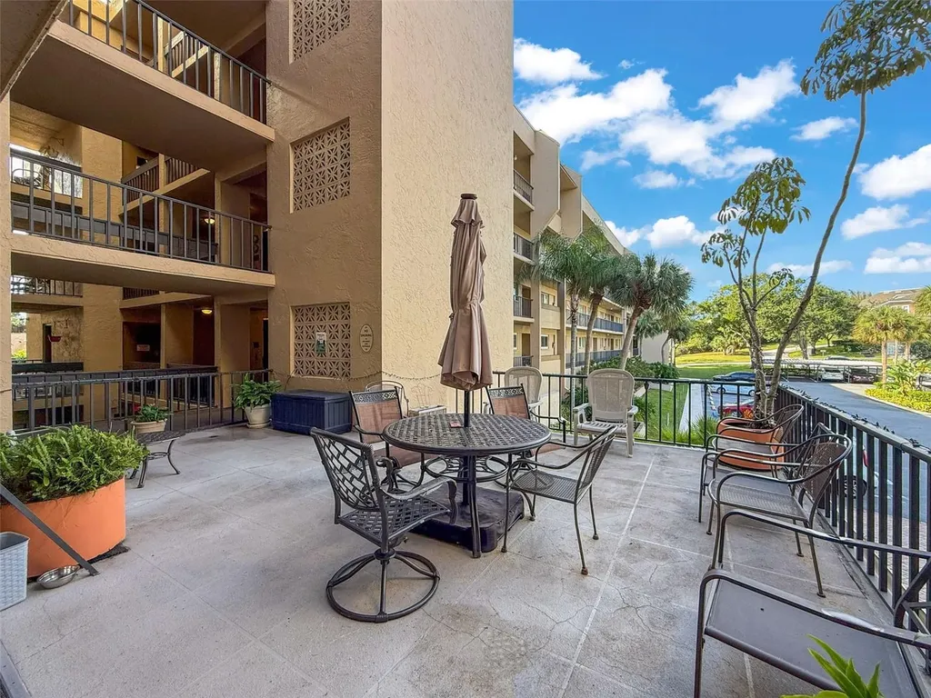 90 S Highland Avenue Tarpon Springs FL 34689