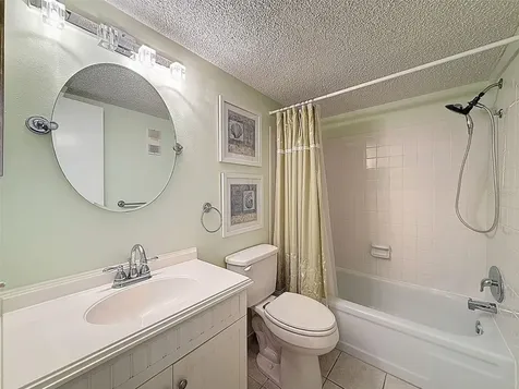90 S Highland Avenue Tarpon Springs FL 34689