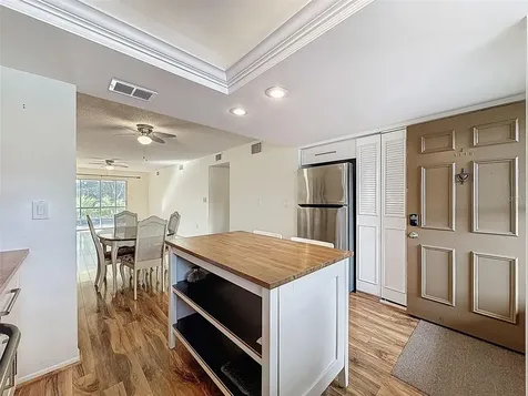 90 S Highland Avenue Tarpon Springs FL 34689