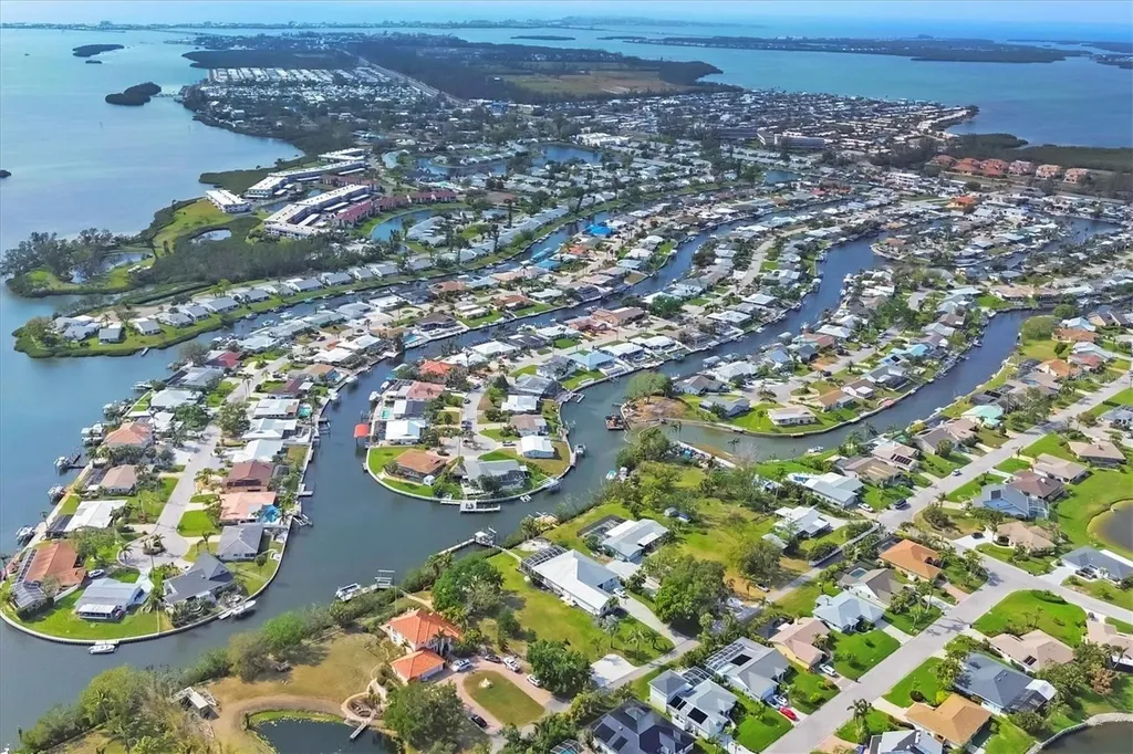 4515 Mangrove Point Road Bradenton FL 34210