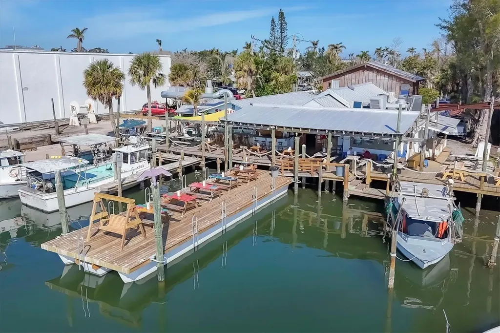 4515 Mangrove Point Road Bradenton FL 34210