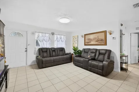 2839 19th Street W Bradenton FL 34205
