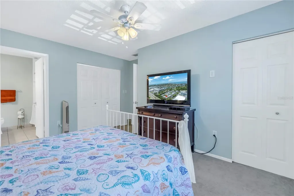 4115 34th Way S St Petersburg FL 33711