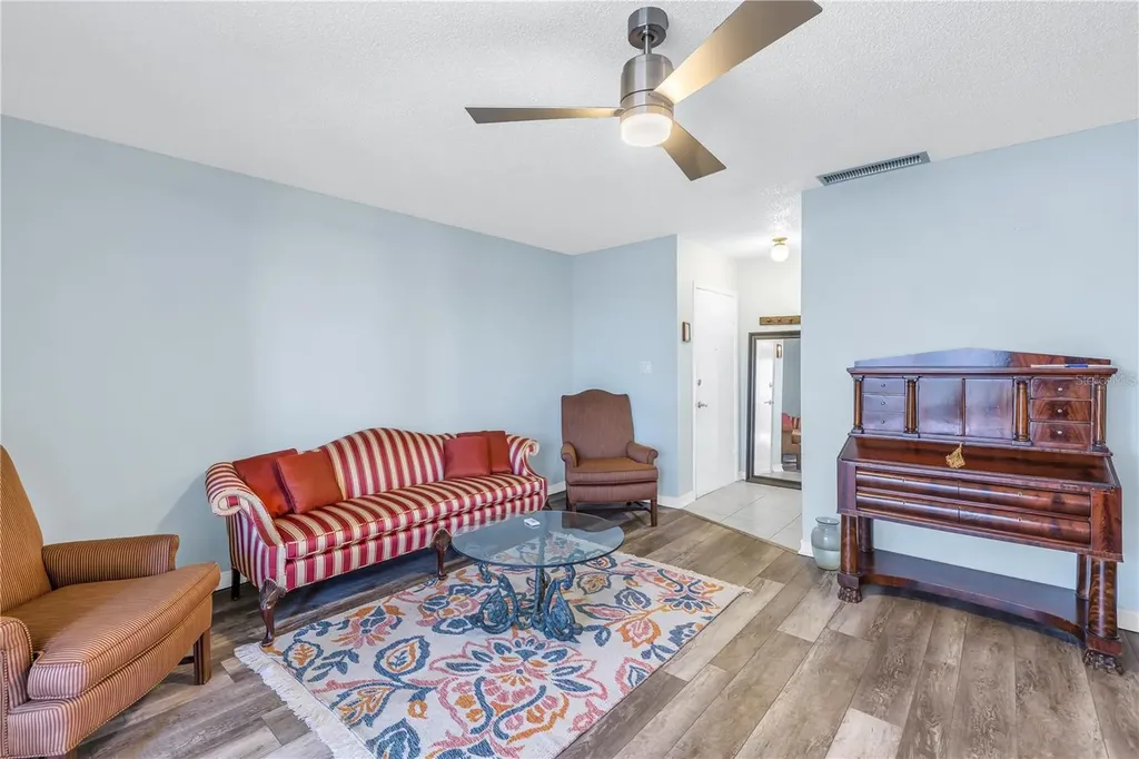 4115 34th Way S St Petersburg FL 33711