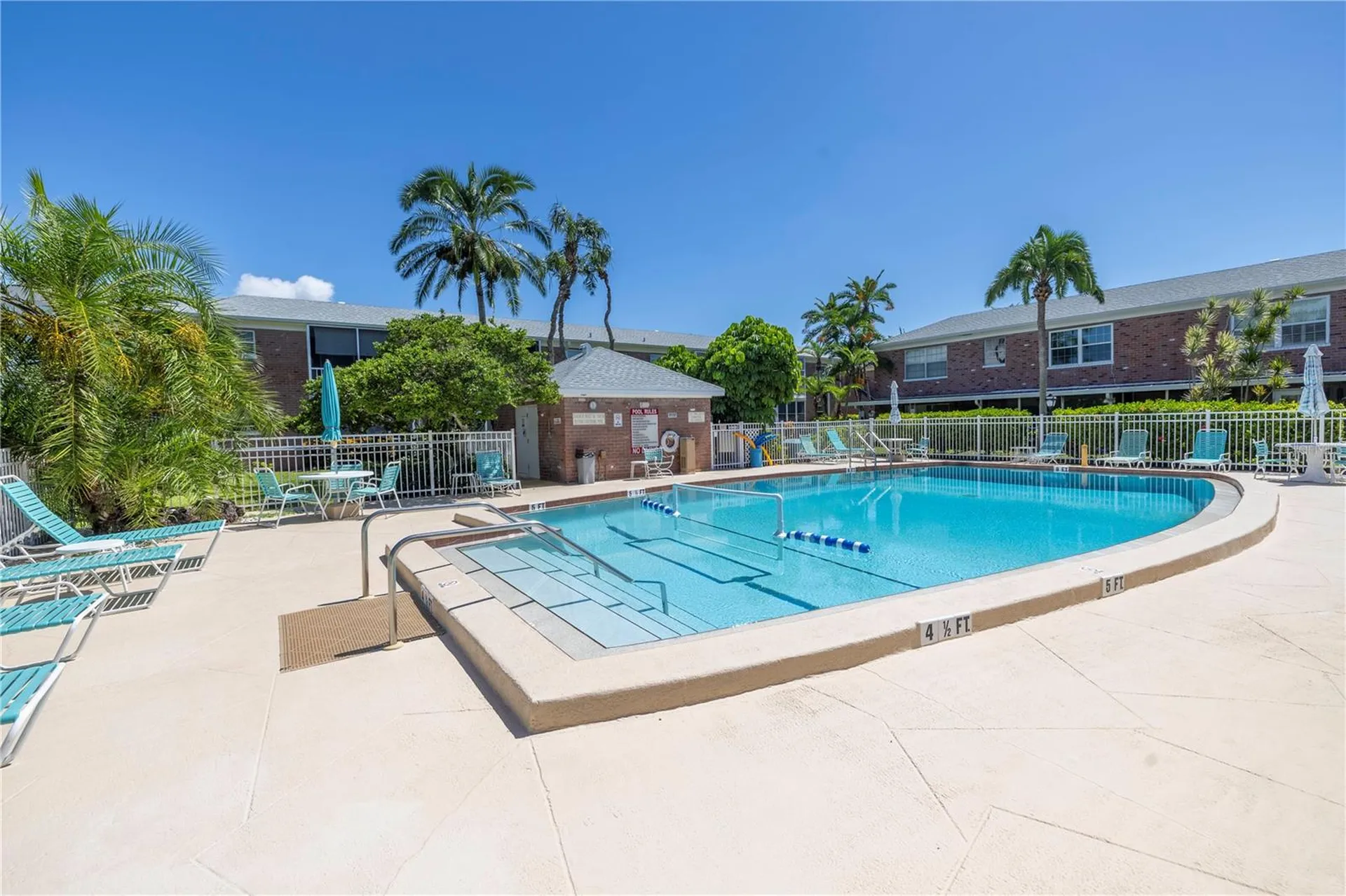 4115 34th Way S St Petersburg FL 33711