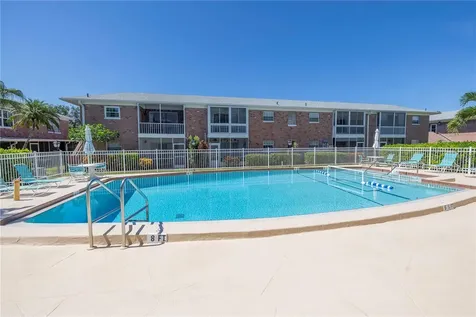 4115 34th Way S St Petersburg FL 33711