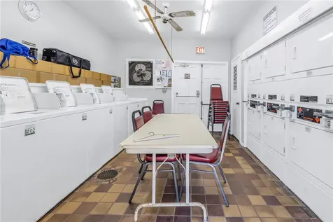 4115 34th Way S St Petersburg FL 33711