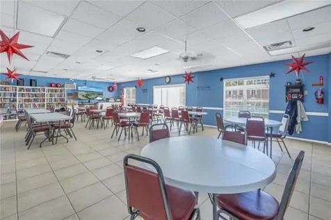 4115 34th Way S St Petersburg FL 33711