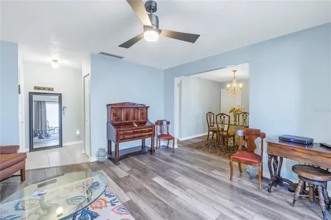 4115 34th Way S St Petersburg FL 33711
