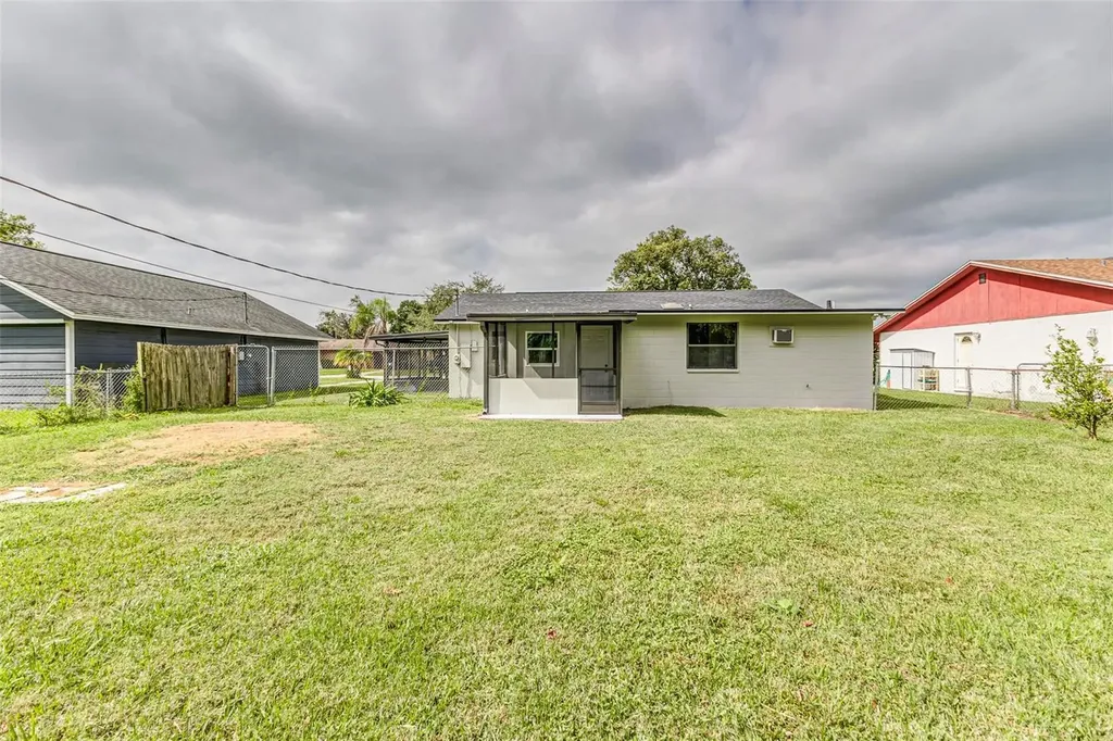2405 Delrose Drive E Lakeland FL 33805