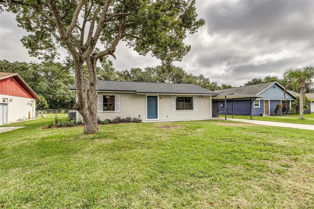 2405 Delrose Drive E Lakeland FL 33805