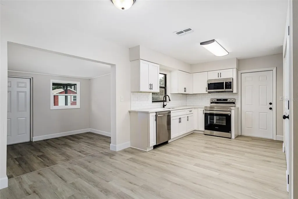2405 Delrose Drive E Lakeland FL 33805