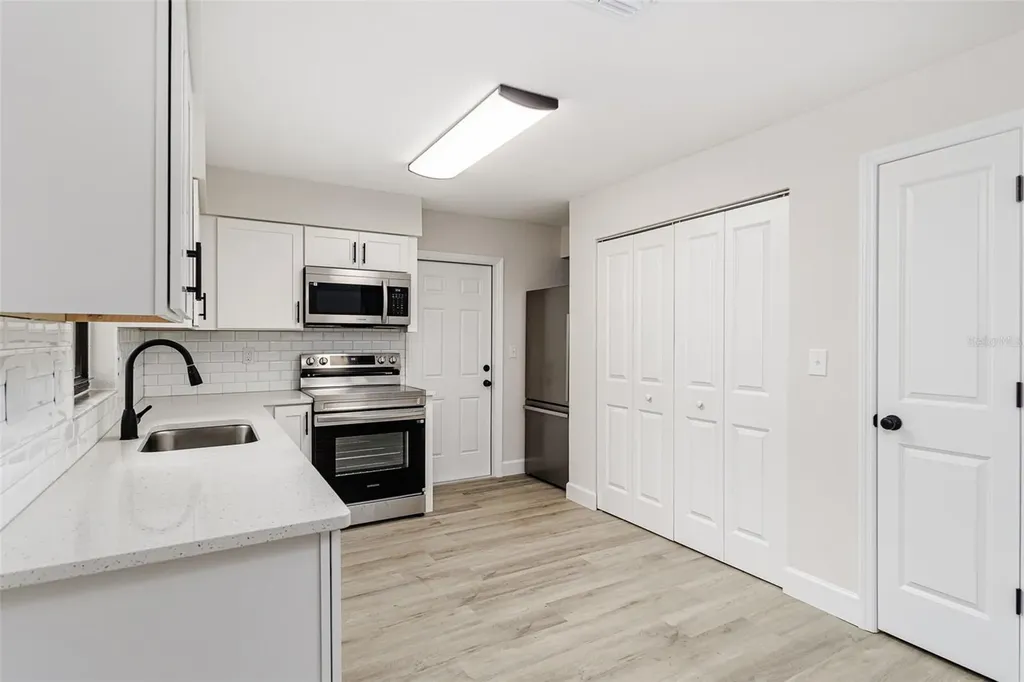 2405 Delrose Drive E Lakeland FL 33805